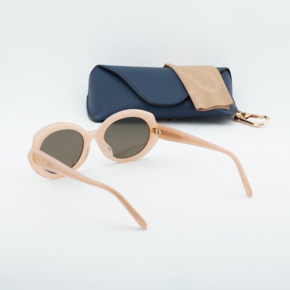 Loewe LW40147F 72E Geometric Sunglasses – Pink\\Brown main image 10
